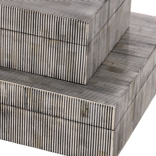 Box Lucille S black white