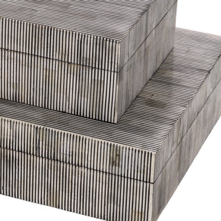 Box Lucille L black white